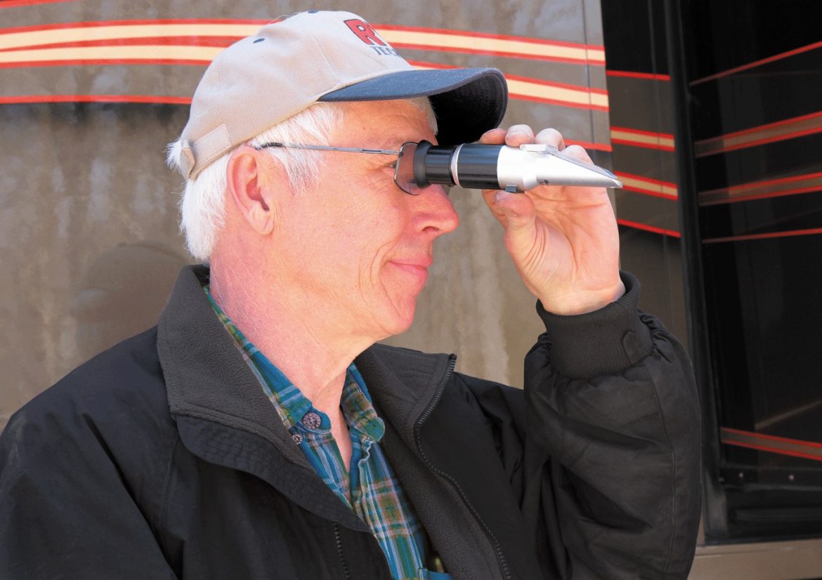 The Versatile Refractometer