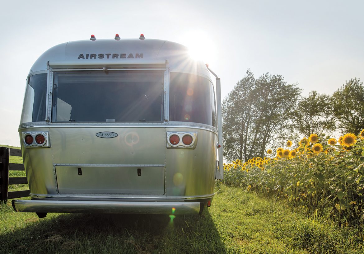 Airstream Classic 33