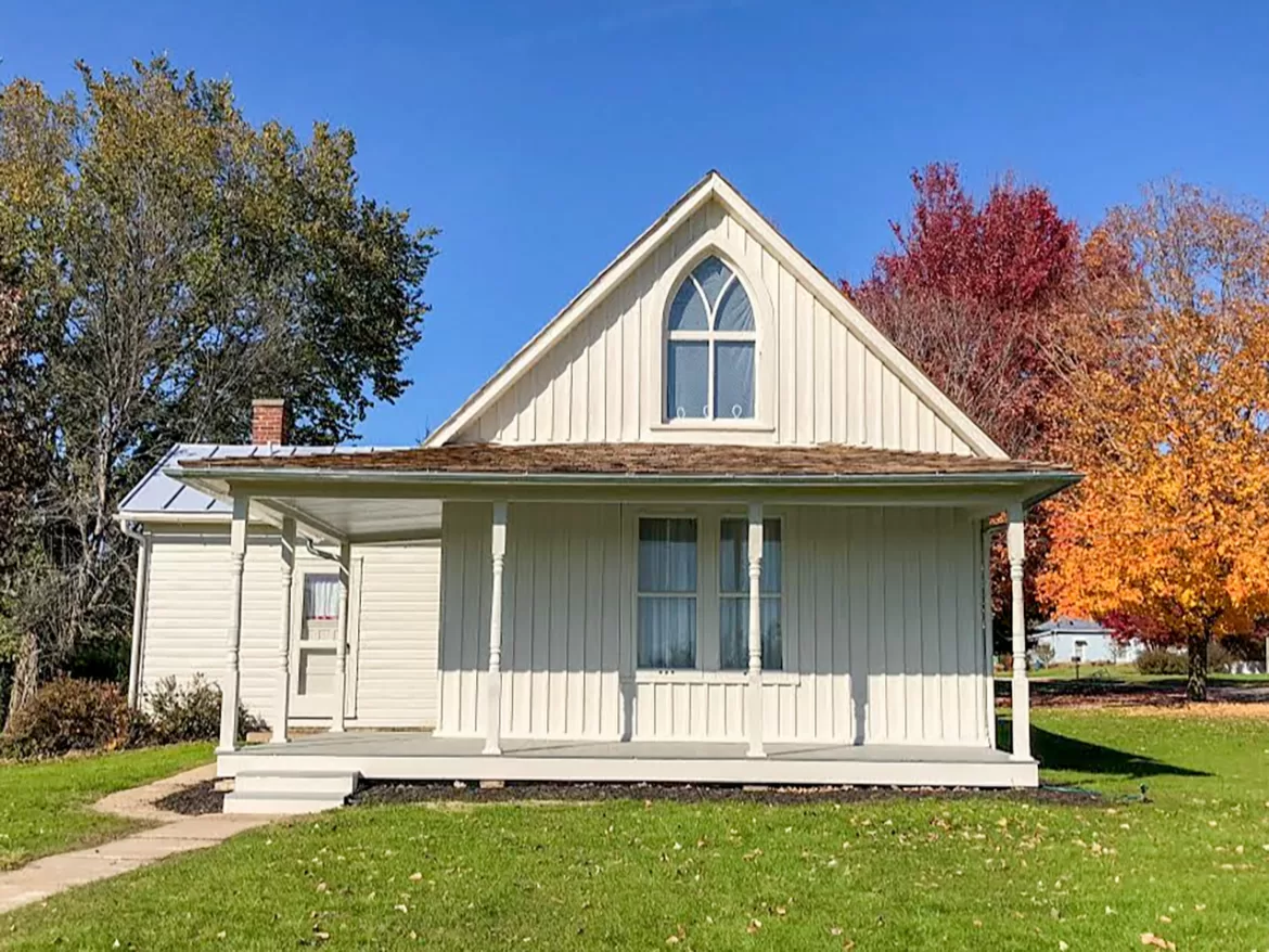 Livin’ The Life: April 2023