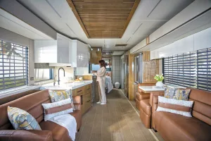 Newmar King Aire 4521 interior